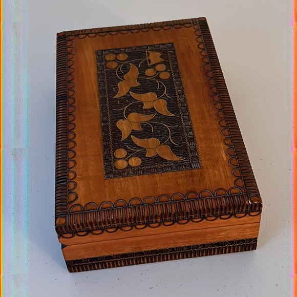 Polish Handcarved Wooden Box - Picture 5 of 8